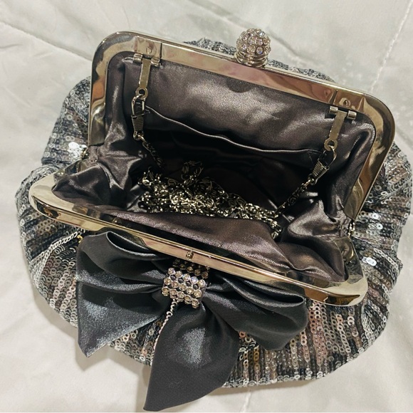 Unique Silver and Gray Sequined Jeweled Evening Bag Clutch or Crossbody EUC - Picture 6 of 12